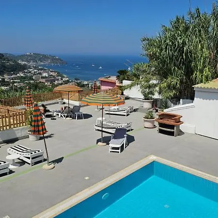 E Piscina Condivisa Iside